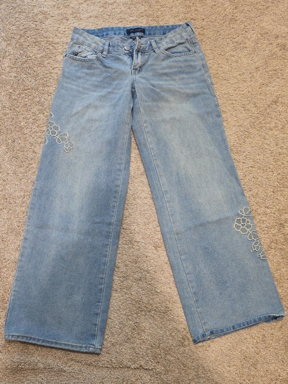 Aeropostale Light Blue Wide-Leg Jeans with Floral Embroidery